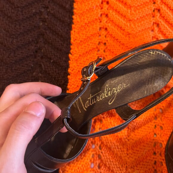 1970s Naturalizer Brown Leather T-bar Roman Mary Jane sandal heels- made in Cana - Picture 8 of 11